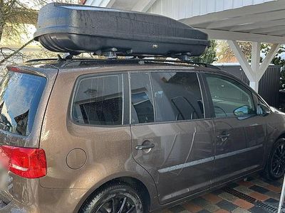 Gebraucht VW Touran 105 PS (77 kW) 2011 Braun Van / Kleinbus