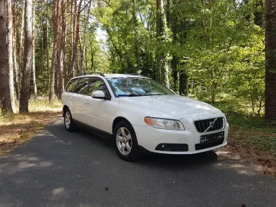 Gebraucht Volvo V70 136 PS (100 kW) 2009 Weiß Kombi