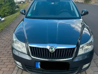 Gebraucht Skoda Octavia Elegance 160 PS (117 kW) 2012 Grau Kombi