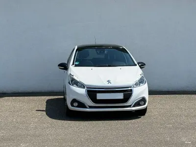 Gebraucht Peugeot 208 GT-line 110 PS (80 kW) 2016 Weiß Kleinwagen