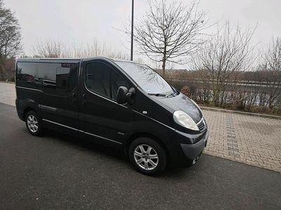 Gebraucht Opel Vivaro 146 PS (107 kW) 2011 Schwarz Van / Kleinbus