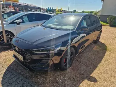 Używany Ford Focus ST-Line X 125 KM (91 kW) 2023 Czarny Sedan/Limuzyna