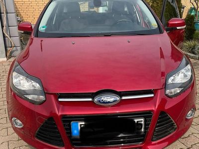 Gebraucht Ford Focus 125 PS (91 kW) 2012 Rot Limousine