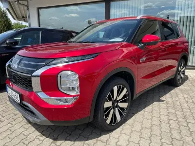 Gebraucht Mitsubishi Outlander P-HEV Edition 306 PS (225 kW) 2025 Rot SUV