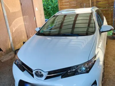 Gebraucht Toyota Auris Touring Sports 124 PS (91 kW) 2015 Weiß Kombi