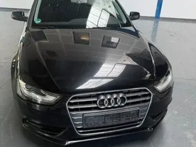 Gebraucht Audi A4 Attraction 136 PS (100 kW) 2012 Schwarz Kombi