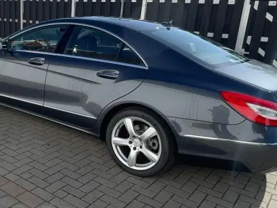 Gebraucht Mercedes CLS350 265 PS (194 kW) 2011 Grau Coupé