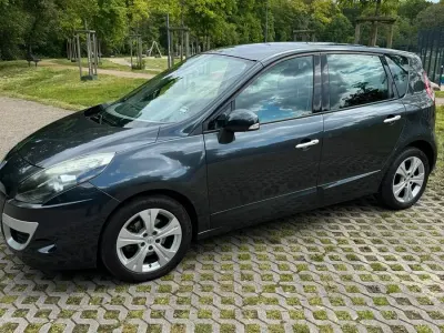 Gebraucht Renault Scénic Dynamique 130 PS (95 kW) 2011 Grau Van / Kleinbus