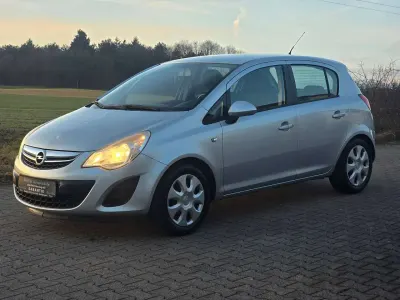 Gebraucht Opel Corsa Edition 87 PS (63 kW) 2013 Argon silber/ice silver (m2) Kleinwagen