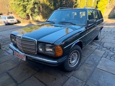 Gebraucht Mercedes 300 125 PS (91 kW) 1983 Schwarz Kombi