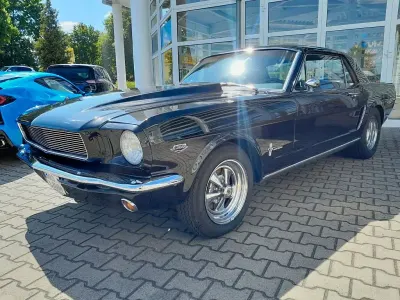 Usata Ford V8 190 CV (139 kW) 1965 Nero Coupé