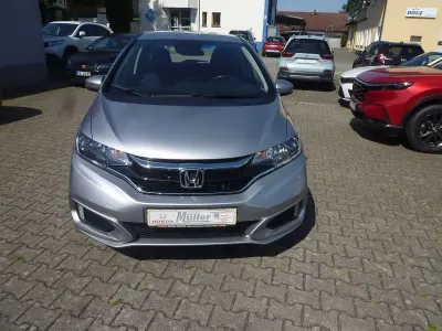 Gebraucht Honda Jazz Trend 102 PS (75 kW) 2017 Lunar silver m. Kleinwagen