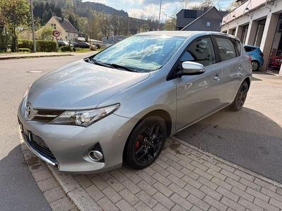 Gebraucht Toyota Auris Edition 132 PS (97 kW) 2013 Grau Limousine