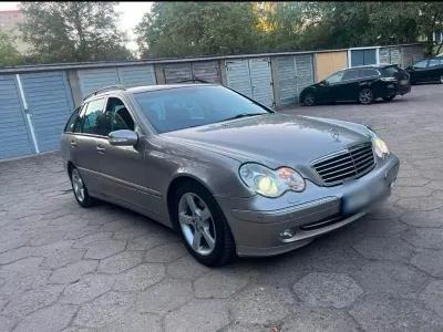 Gebraucht Mercedes C270 Avantgarde 170 PS (125 kW) 2003 Gold Kombi