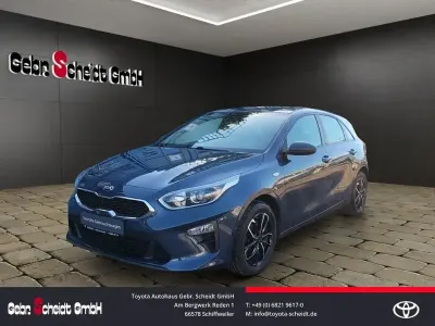 Gebraucht Kia Ceed Edition 7 99 PS (72 kW) 2019 (cb7) cosmoblau met. Kleinwagen