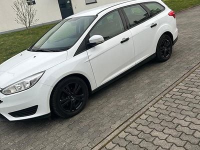 Gebraucht Ford Focus 103 PS (75 kW) 2016 Weiß Kombi