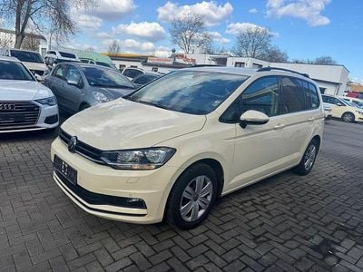 Second-hand VW Touran Active 150 CP (110 kW) 2023 Bej Monovolum