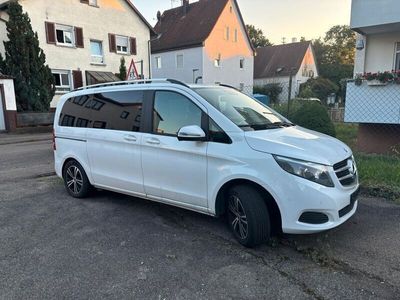 Mercedes V220