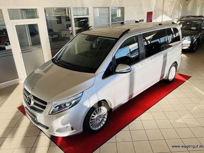 Silber Gebraucht 2017 Mercedes V220 Sport Van / Kleinbus | 33.700 € (Fairer Preis)