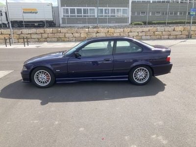 BMW 323