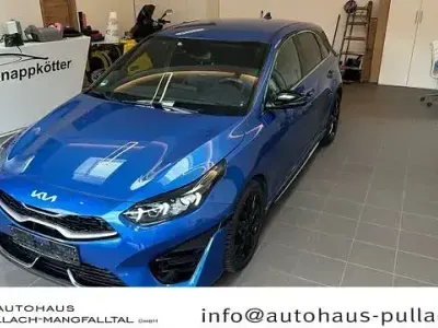 Używany Kia Ceed GT GT-Line 160 KM (117 kW) 2023 Niebieski Sedan/Limuzyna