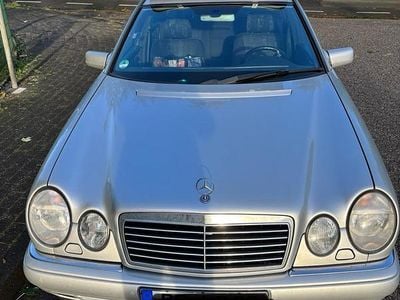 Mercedes E240