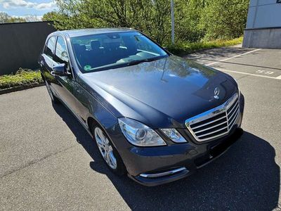 Mercedes E200