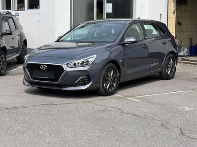 Gebraucht Hyundai i30 Pure 99 PS (72 kW) 2020 Grau Limousine