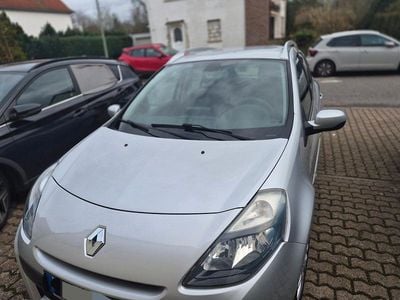 Gebraucht Renault Clio GrandTour Luxe 111 PS (81 kW) 2011 Silber Kombi