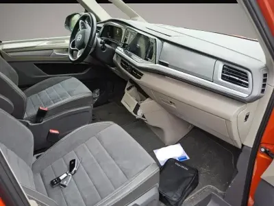 Gebraucht VW Multivan Edition 150 PS (110 kW) 2023 Orange Van / Kleinbus