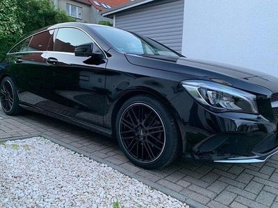 Gebraucht Mercedes CLA200 Shooting Brake Urban 156 PS (114 kW) 2017 Schwarz Kombi