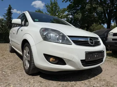 Gebraucht Opel Zafira Family 116 PS (85 kW) 2012 Weiß Van / Kleinbus