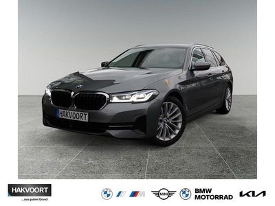 Skyscraper grau Gebraucht 2023 BMW 520 Sport Line Kombi | 43.980 € (Teuer)