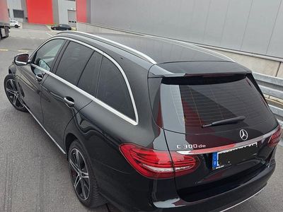 Usata Mercedes C300e 306 CV (225 kW) 2020 Nero Station wagon