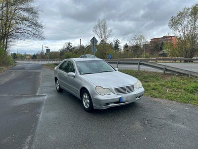 Usata Mercedes C220 143 CV (105 kW) 2001 Argento Berlina