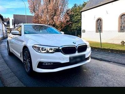 Gebraucht BMW 520 Sport Line 190 PS (139 kW) 2017 Weiß Kombi