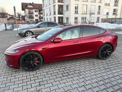 Rot Gebraucht 2024 Tesla Model 3 Limousine | 41.900 €