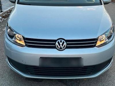 Silber Gebraucht 2010 VW Touran Van / Kleinbus | 5.300 €
