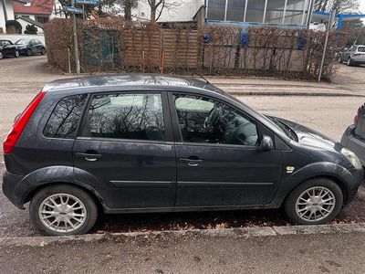 Gebraucht Ford Fiesta 80 PS (58 kW) 2007 Grau Kleinwagen