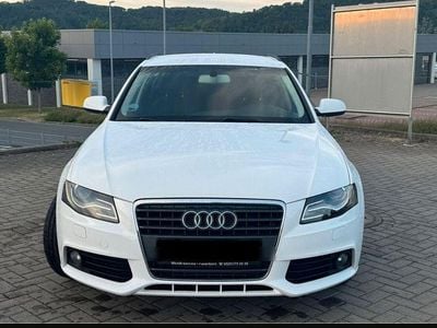 Weiß Gebraucht 2011 Audi A4 Attraction Kombi | 6.500 € (Fairer Preis)