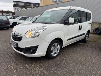 Gebraucht Opel Combo Edition 90 PS (66 kW) 2012 Weiß Van / Kleinbus