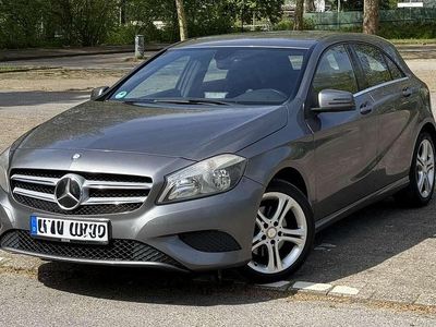 Usata Mercedes A180 122 CV (89 kW) 2013 Grigio Utilitaria