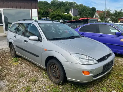 Gebraucht Ford Focus 101 PS (74 kW) 2000 Silber Kombi