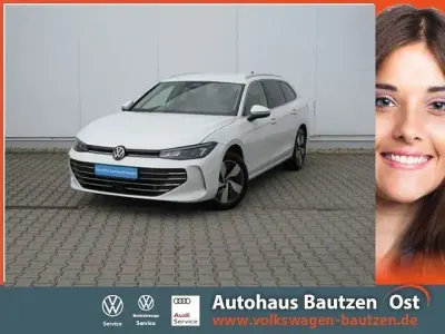 Gebraucht VW Passat IQ Drive 150 PS (110 kW) 2025 Weiß Kombi