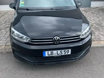 Gebraucht VW Touran IQ Drive 150 PS (110 kW) 2023 Schwarz Van / Kleinbus