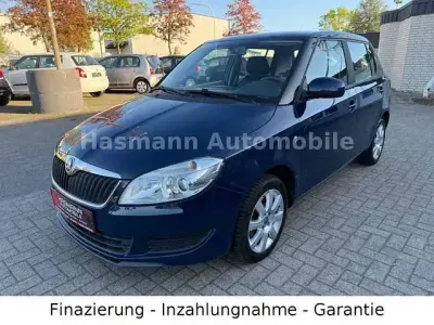 Gebraucht Skoda Fabia Ambition 105 PS (77 kW) 2013 Blau Limousine