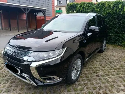 Gebraucht Mitsubishi Outlander P-HEV 224 PS (164 kW) 2019 Schwarz SUV