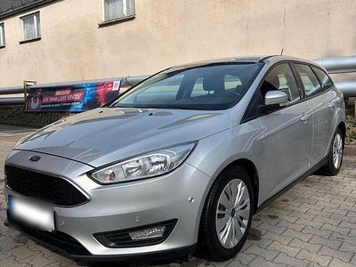 Gebraucht Ford Focus Titanium 120 PS (88 kW) 2017 Grau Kombi