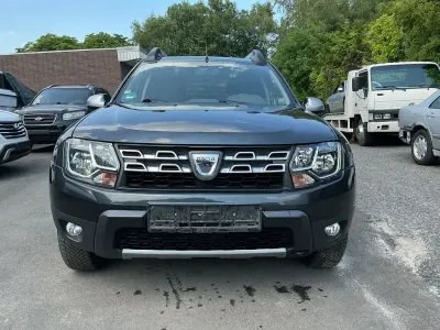 Gebraucht Dacia Duster Lauréate 109 PS (80 kW) 2015 Grau SUV
