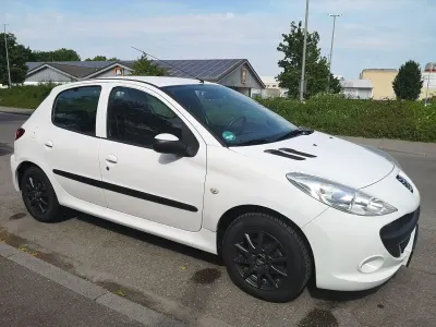 Gebraucht Peugeot 206 75 PS (55 kW) 2010 Weiß Limousine